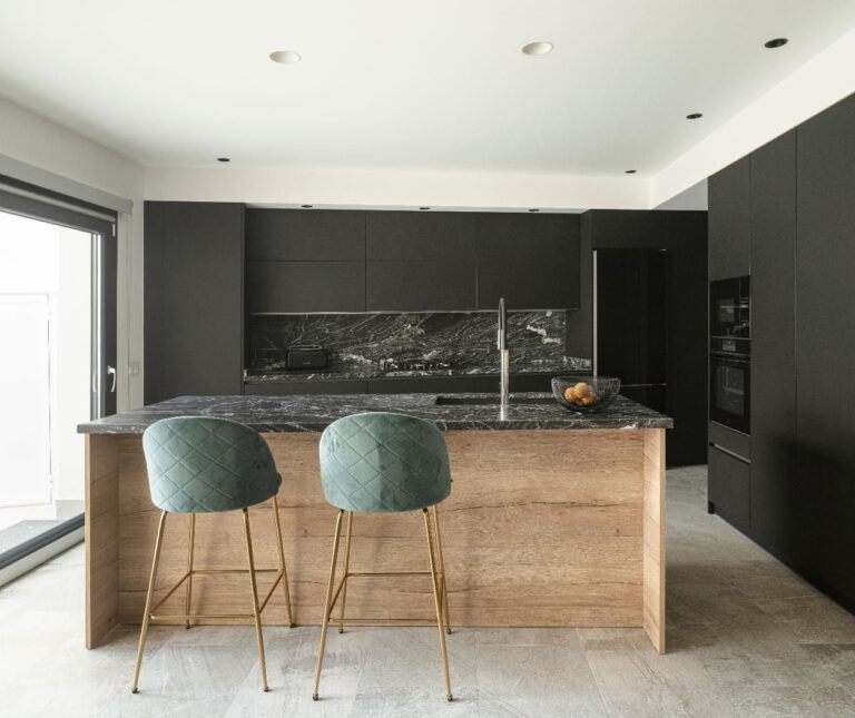 Cocina en color negro
